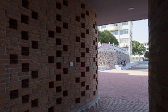 detail-of-brick-wall-3