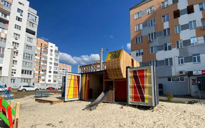 Play containers for Ukraine