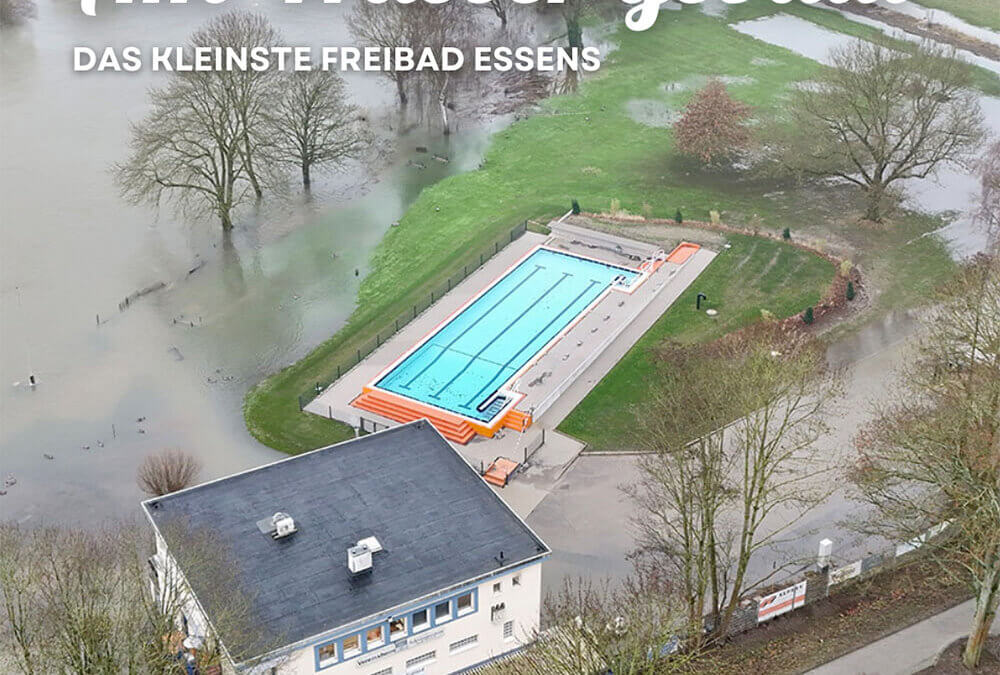 Steele outdoor pool