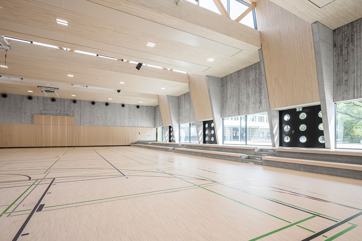 1200px_dzpa_Ersatzneubau Sporthalle Fasanenhofschule Stuttgart_Innenansicht Ost