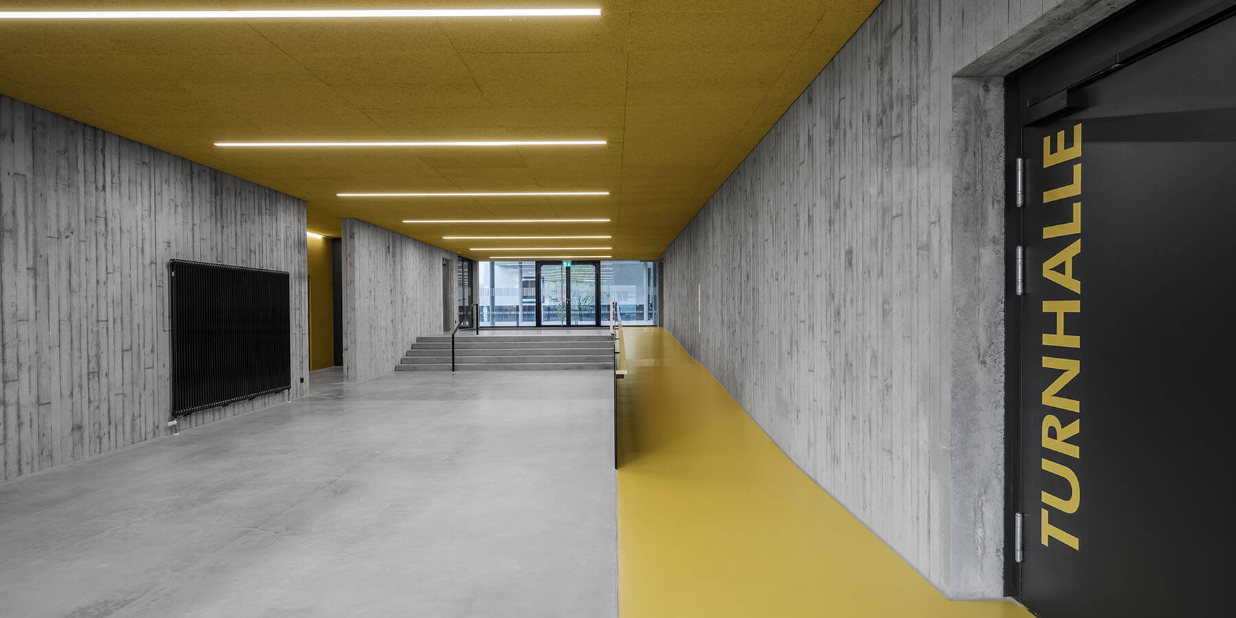 1800px_dzpa_Ersatzneubau Sporthalle Fasanenhofschule Stuttgart_Unteres Foyer