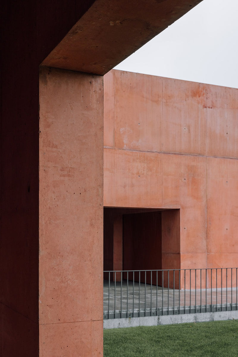 800px_065_28-TLA0673_1334x2000