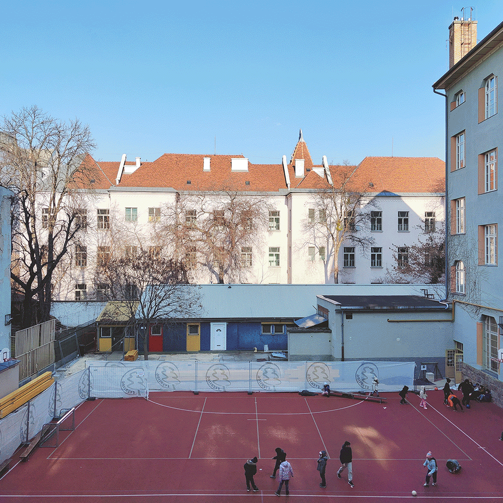 1000px_19 Bajza Vertical Playgarden Construction Timelapse Kopie