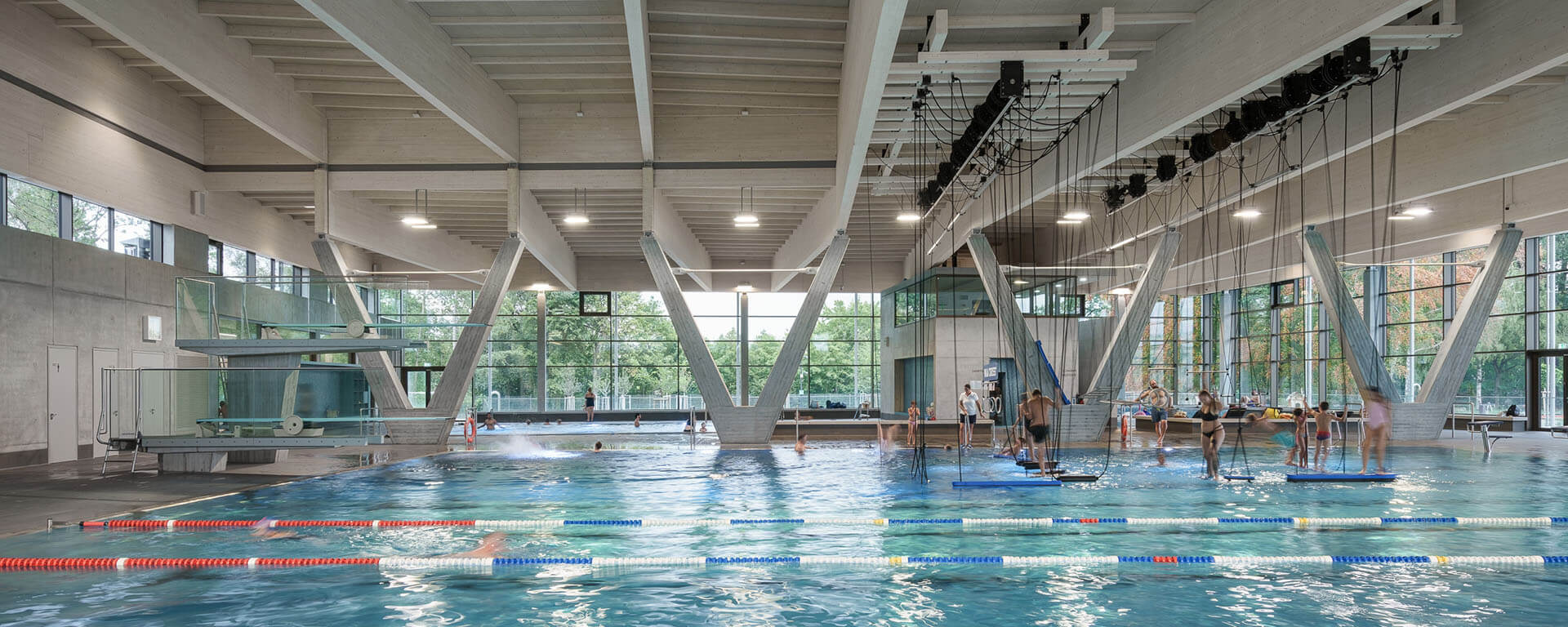 Asböck Architekten GmbH: Neubau Hallen- und Freibad Memmingen,